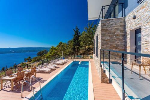 Villa Mia With Private Pool, Whirlpool, Gym, Sauna, Seaviews