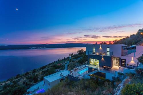Villa Mia With Private Pool, Whirlpool, Gym, Sauna, Seaviews