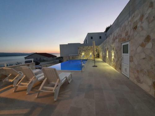Apartment 3 With Pool And Amazing Sea View