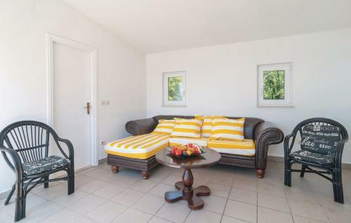 Villa Holiday Home Caleta