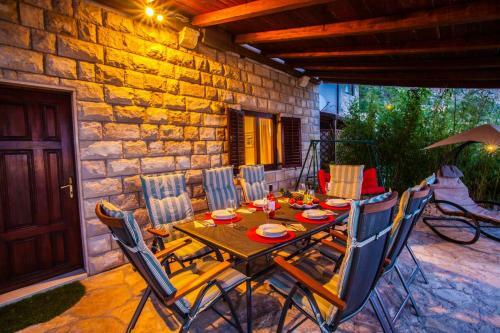 Villa Holiday House Vinka With Private Swimming Pool