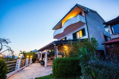 Villa Holiday House Vinka With Private Swimming Pool