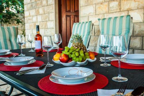 Villa Holiday House Vinka With Private Swimming Pool