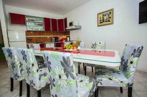 Villa Holiday House Vinka With Private Swimming Pool