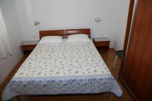 Apartments By The Sea Milna, Hvar - 12244