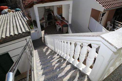 Apartments By The Sea Milna, Hvar - 12244