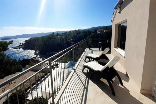 Apartments Sunny Hvar 2 - With Pool