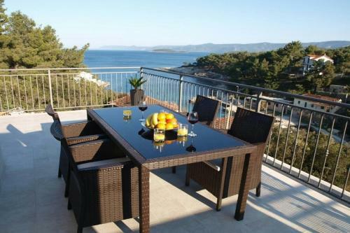 Apartments Sunny Hvar 2 - With Pool