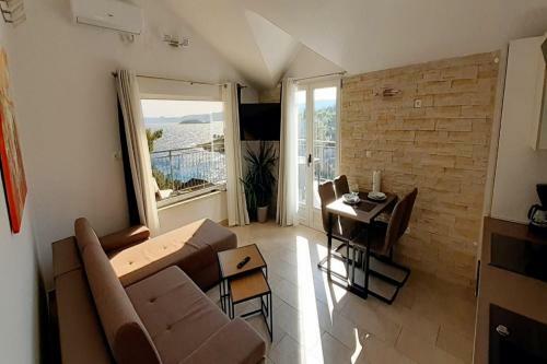 Apartments Sunny Hvar 2 - With Pool