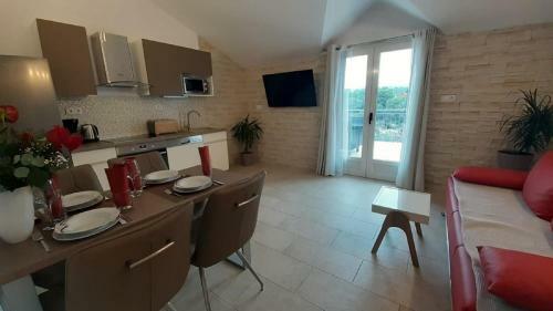 Apartments Sunny Hvar 2 - With Pool