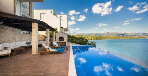 Villa Cama