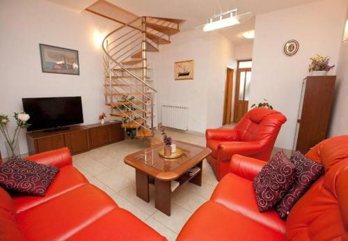 Apartments Sora - 80 M From Sea
