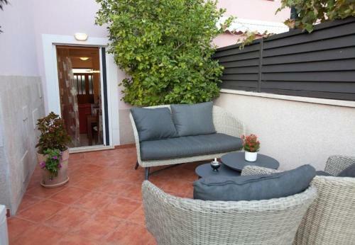 Apartments Sora - 80 M From Sea