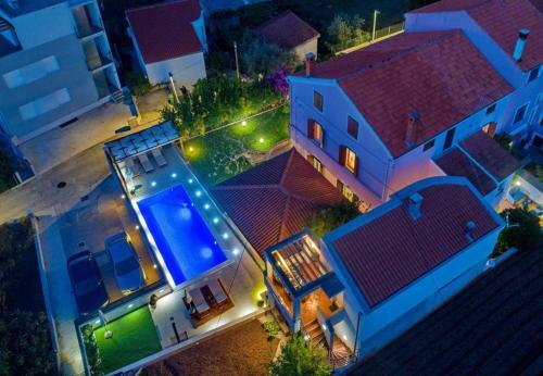 Apartments Sora - 80 M From Sea
