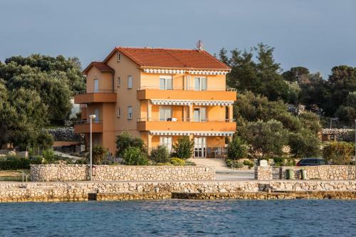 Apartmani Maslina