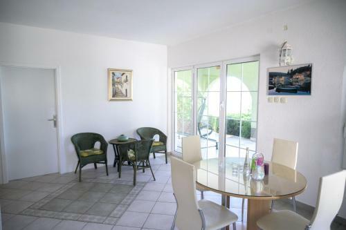 Holiday House Alma