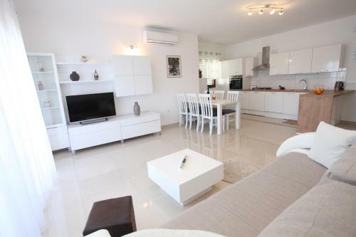 Apartments Kre?an Soline