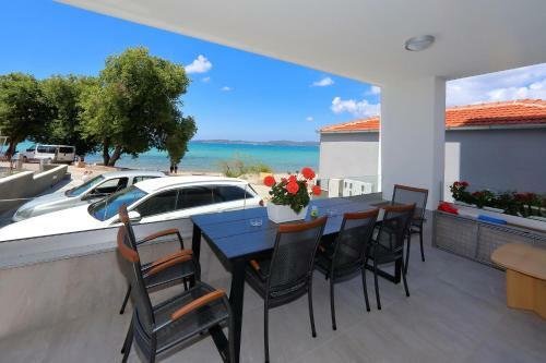 Apartmani Marina S Pogledom, Suko?an