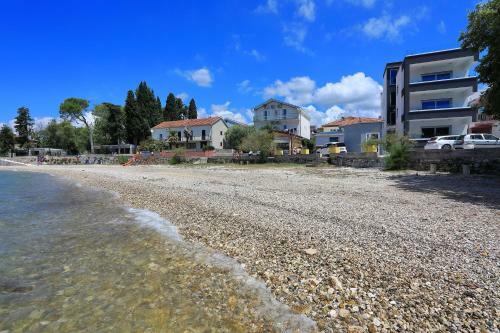 Apartmani Marina S Pogledom, Suko?an