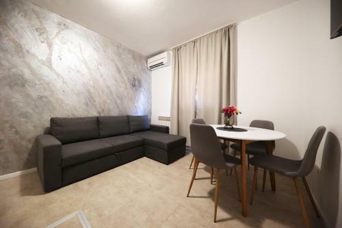Hostal Beachfront Apartments And Rooms