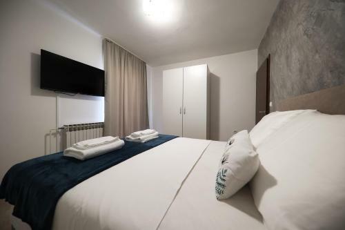 Hostal Beachfront Apartments And Rooms