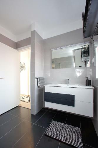 L Apartments