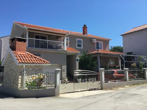 Hostal Guest House Karlo