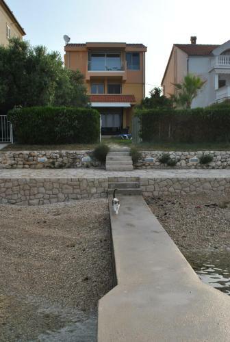 Direct Seafront Villa