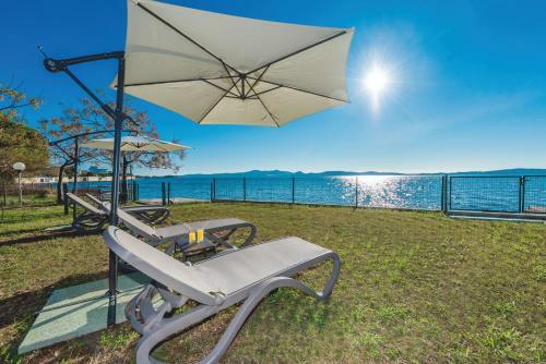 Villa Amfora - First Row By The Sea