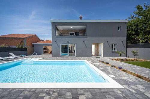 Villa Danica With Pool