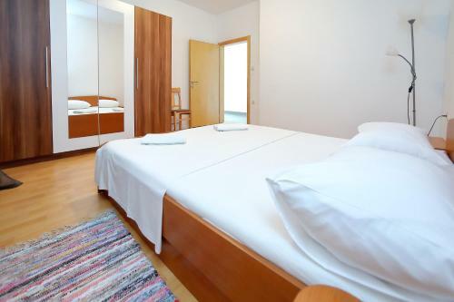 Hostal Holiday House Andrija