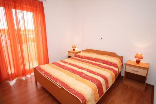 Apartments By The Sea Vrsi - Mulo, Zadar - 5860