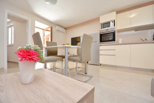 King Apartments