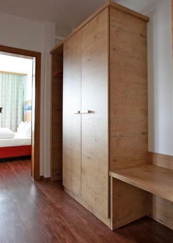 Hostal Gasthof-hotel H�hensteiger
