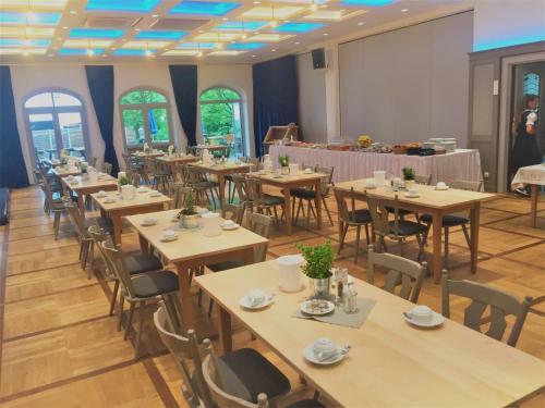 Hostal Gasthof-hotel H�hensteiger