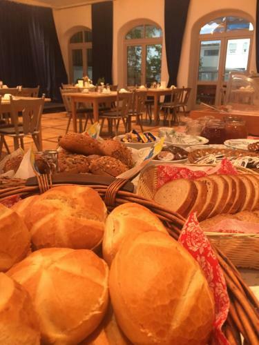 Hostal Gasthof-hotel H�hensteiger