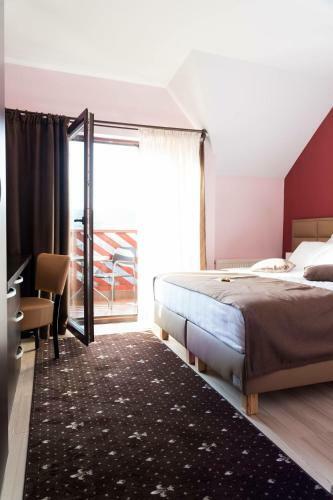 Hotel Pridvorul Haiducilor