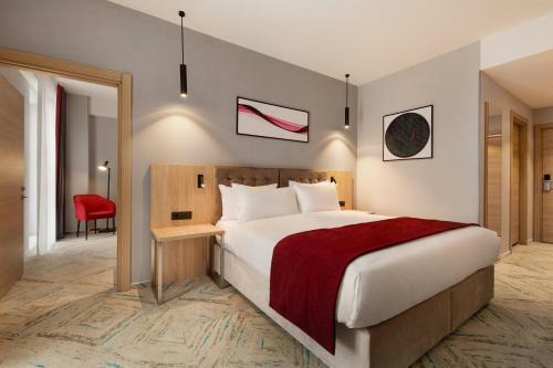 Hotel Ramada By Wyndham Targu Jiu