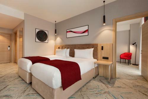 Hotel Ramada By Wyndham Targu Jiu