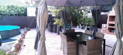 Hostal Pensiunea Happy Flowers
