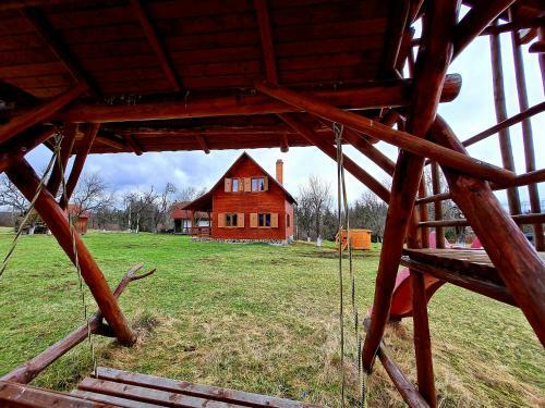 Hostal Sz�kelyvars�gi Fenyves Kuck�