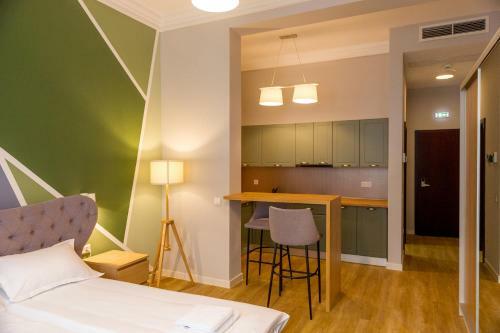 H11 Downtown Apartments