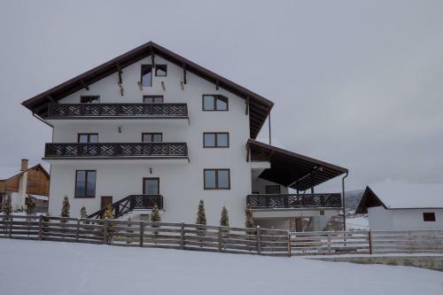 Hostal Pensiunea Arinas