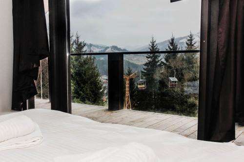 Alpine Lounge