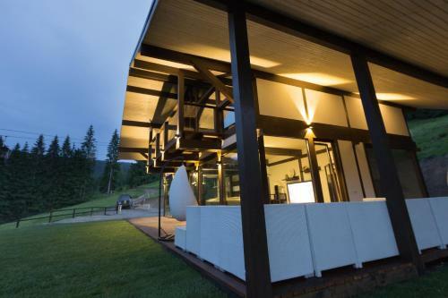 Alpine Lounge