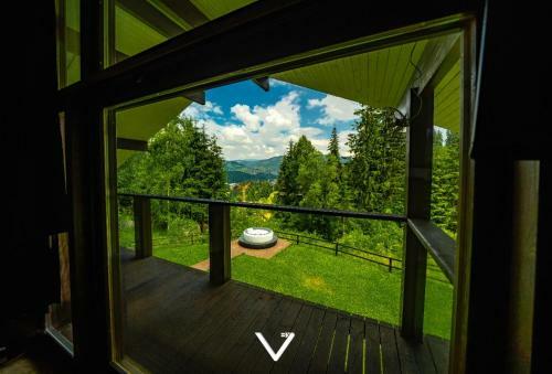 Alpine Lounge