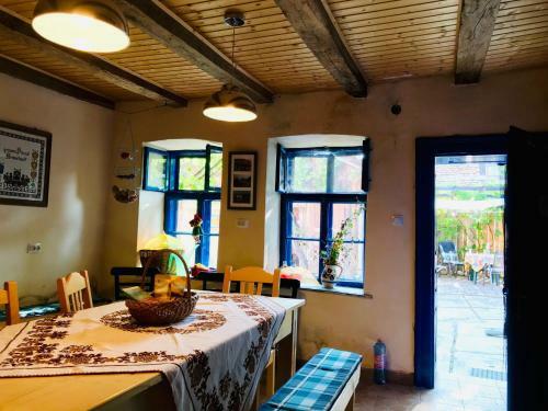 Bed & Breakfast Lovely Old Transylvanian Cottage, Room 1