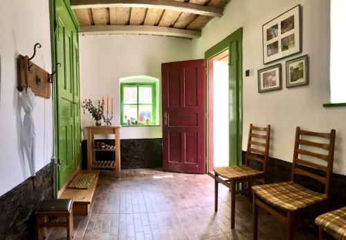 Bed & Breakfast Lovely Old Transylvanian Cottage, Room 1
