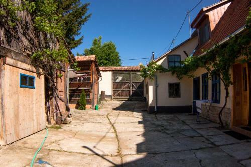 Bed & Breakfast Lovely Old Transylvanian Cottage, Room 1