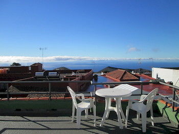 Bed & Breakfast La Palma Hostel By Pension Central